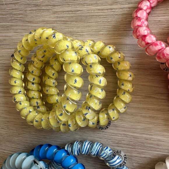 TeleTies Tele Ties Phone Cord Hair Accessories Ties - 17 Pieces - Please Read! - Picture 4 of 6